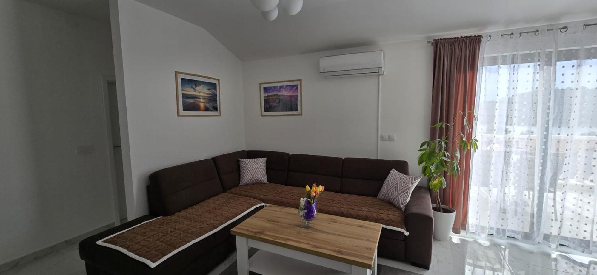 Apartman Grosic Brna Ngoại thất bức ảnh