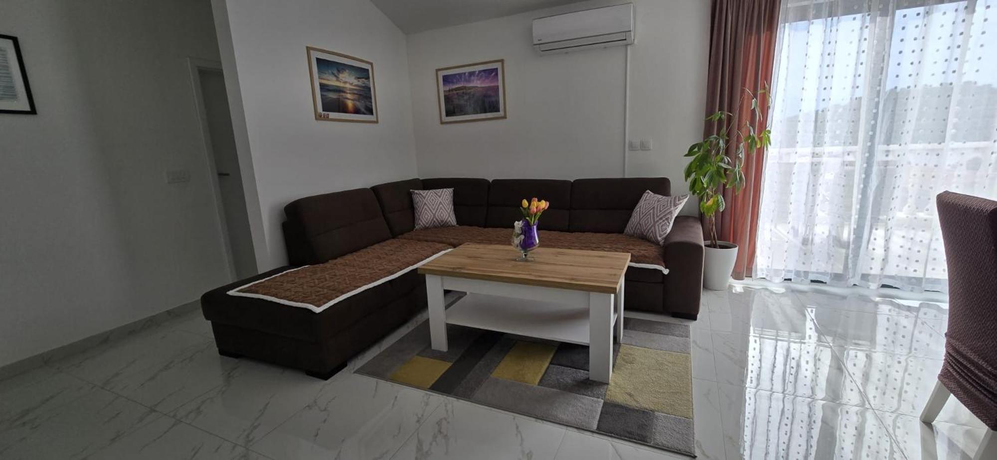 Apartman Grosic Brna Ngoại thất bức ảnh