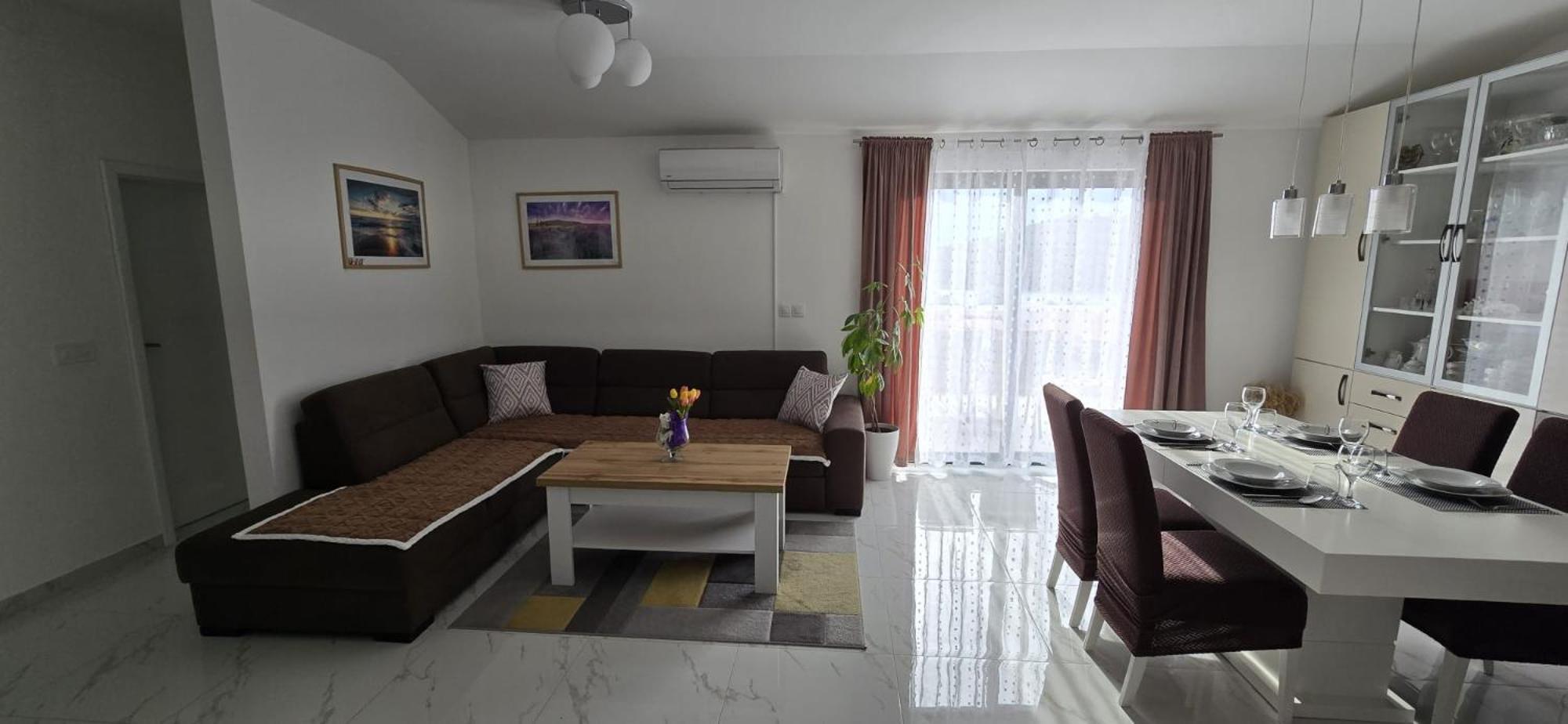 Apartman Grosic Brna Ngoại thất bức ảnh