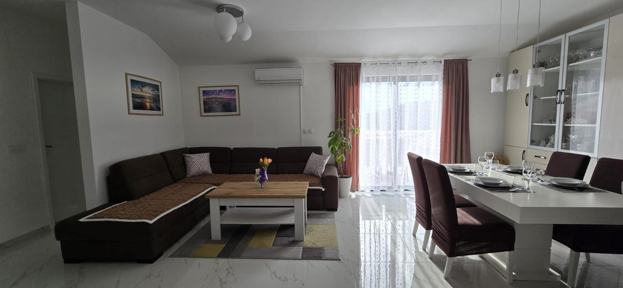 Apartman Grosic Brna Ngoại thất bức ảnh