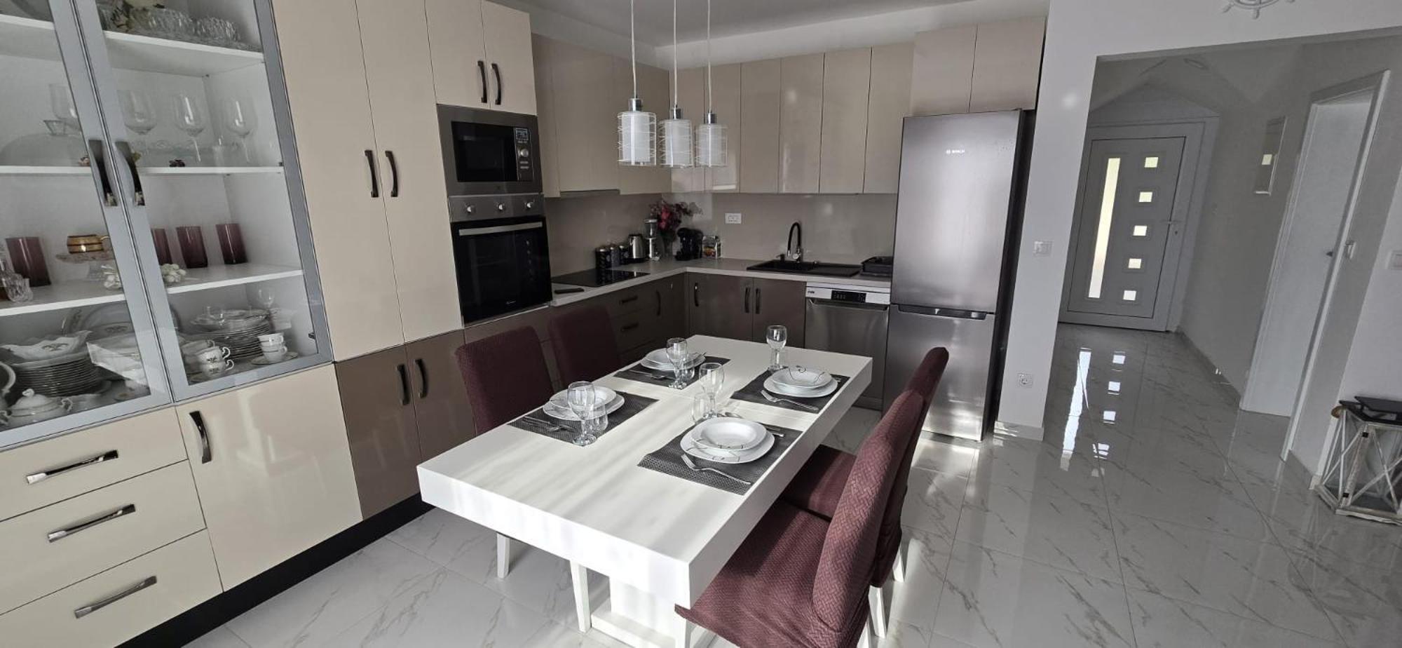 Apartman Grosic Brna Ngoại thất bức ảnh